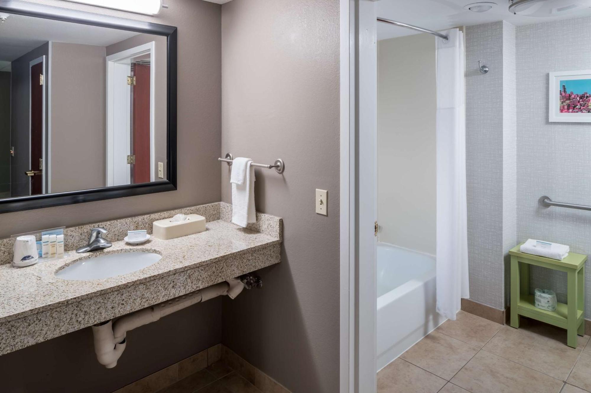 Hampton Inn & Suites Chicago North Shore Skokie Exterior foto